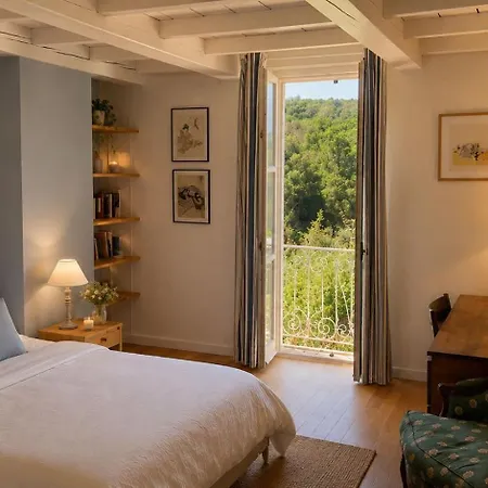 Bastide Amedea Couette-café 3*